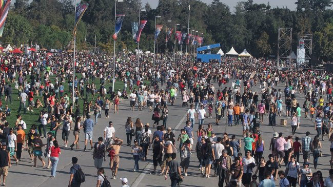 Transantiago dispuso recorridos y horarios especiales para Lollapalooza