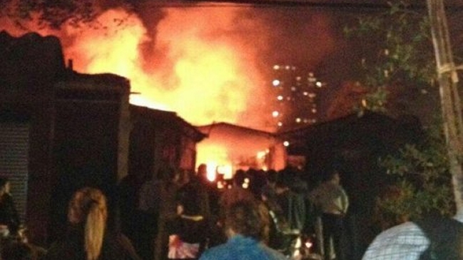 Incendio en Santiago Centro dejó al menos 22 damnificados