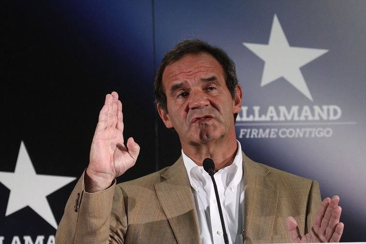 Allamand: Bachelet instaló el lucro como 