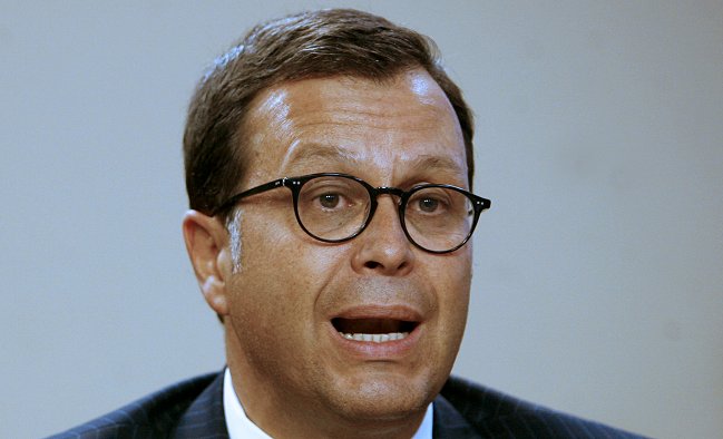 Rodrigo Hinzpeter arremetió contra Michelle Bachelet por acusación a Beyer