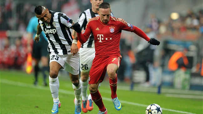 Técnico de Bayern Munich criticó a Franck Ribery por infracción contra Arturo Vidal