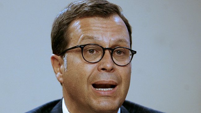 Rodrigo Hinzpeter arremetió contra Michelle Bachelet por acusación a Beyer