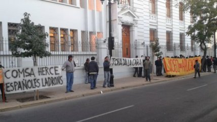 Subcontratistas protestaron por obras impagas en Liceo de Aplicación