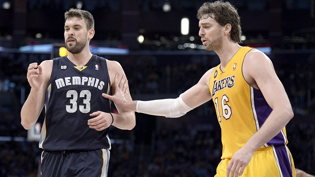 Los Angeles Lakers se acercó a los play-offs al derrotar a Memphis Grizzlies