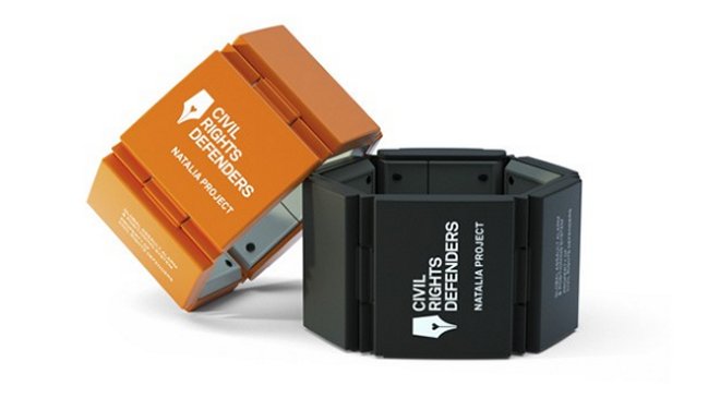 Crearon un brazalete con GPS para proteger a activistas de derechos humanos de secuestros