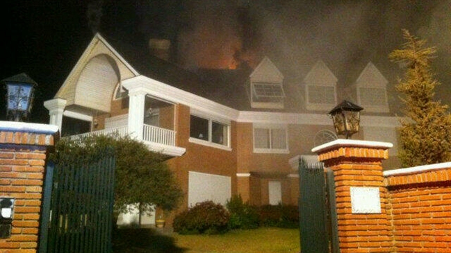 Incendio afectó casa de ex rector de la Universidad del Mar
