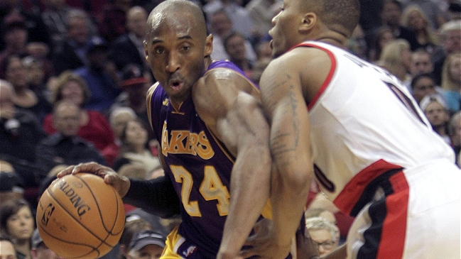 Los Lakers se mantuvieron octavos gracias Bryant y Gasol