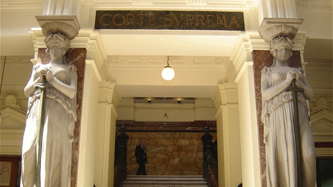 Fisco deberá pagar millonaria indemnización a postulante a Carabineros