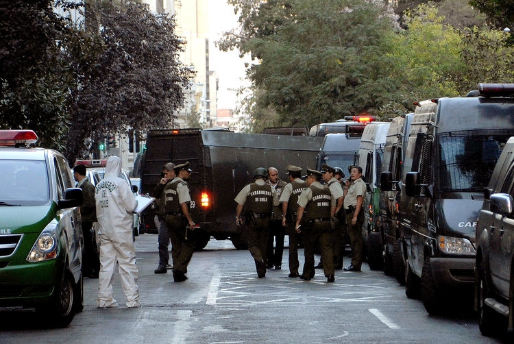 Hombre está grave tras asalto que originó operativo policial en Santiago