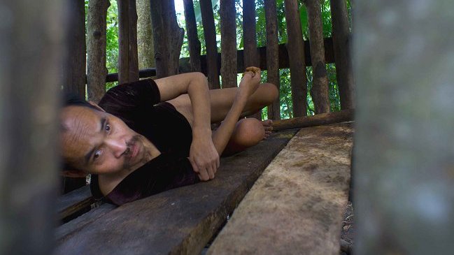 Miles de enfermos mentales viven encadenados en manicomios de Indonesia