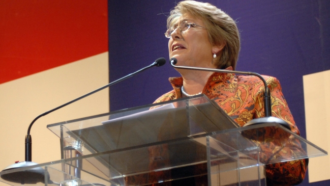 Bachelet: En educación hay que avanzar en la gratuidad universal en todos los niveles