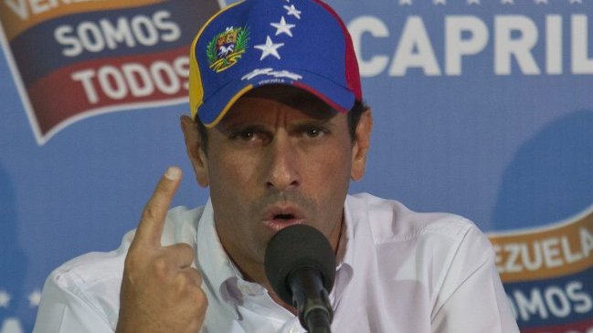 Capriles llamó a movilizarse en paz hacia las oficinas electorales