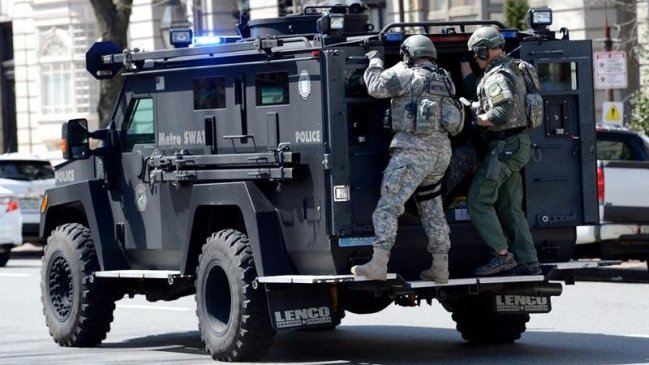 Autoridades investigan pistas de las explosiones de Boston