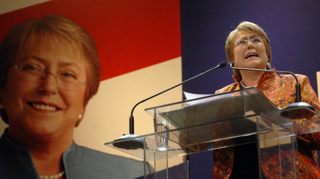 Encuesta UDP: Bachelet 43 por ciento; Golborne 8,8 por ciento