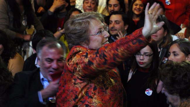 Experto UDP: Falta mucho de campaña pero hoy Bachelet ganaría en primera vuelta