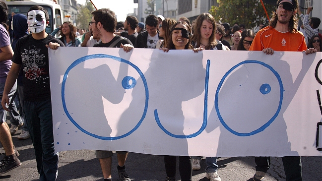 Colegio Médico llamó al Gobierno a suspender uso de balines en marchas