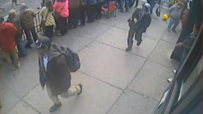El FBI reveló video de posibles sospechosos de explosiones en Boston
