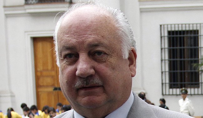 PC y el comando de Bachelet sostuvieron encuentro