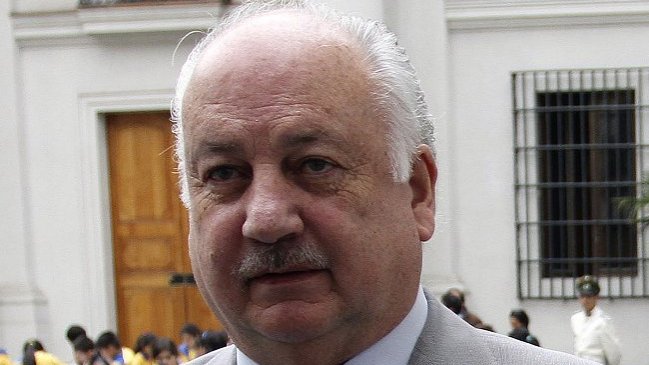 PC y el comando de Bachelet sostuvieron encuentro