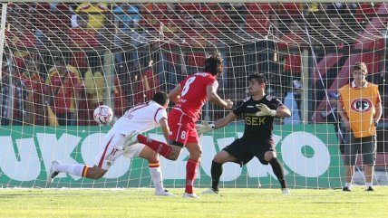 Maximiliano Bajter abrió la cuenta para U. La Calera ante U. Española