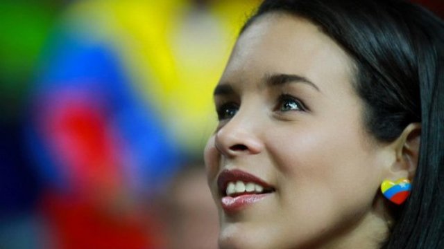 La bella ministra de deporte que remece Venezuela 