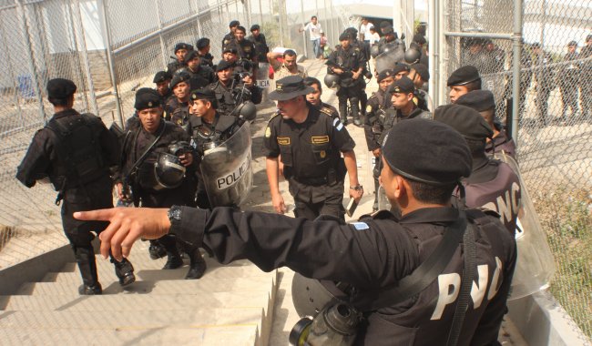 Cinco policías guatemaltecos fueron detenidos por secuestro