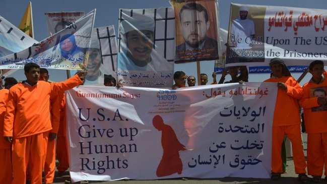 Abogado: Presos de Guantánamo en huelga de hambre son forzados a comer