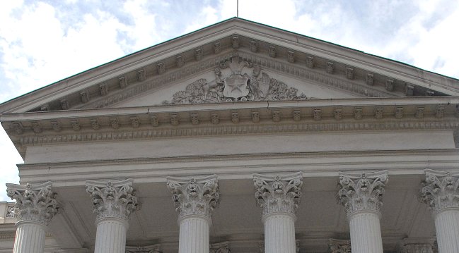 Ratifican condenas por estafa contra el Banco Central