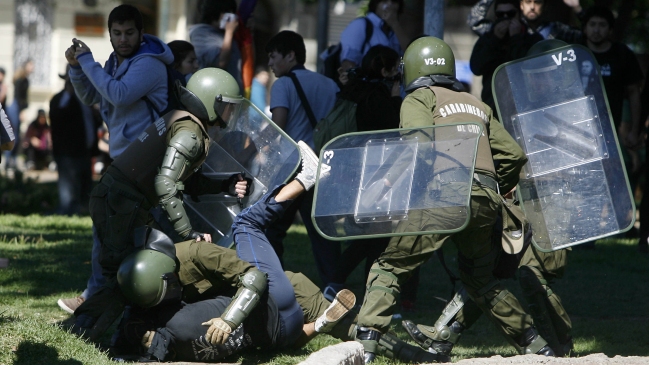 INDH criticó actuar de Carabineros en informe anual de Derechos Humanos