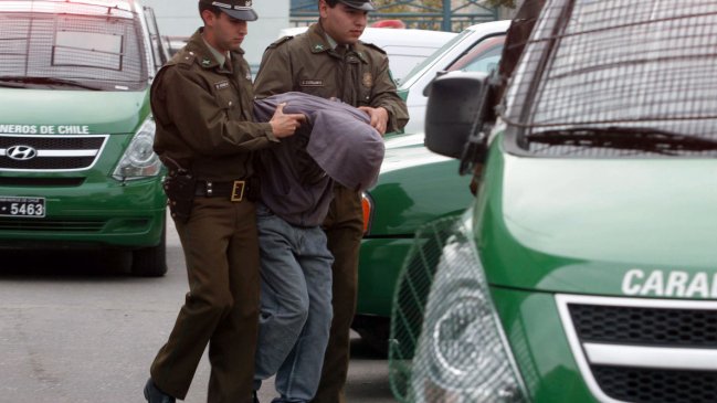 Carabineros detuvo a sujeto que apuñaló a menor en Alameda