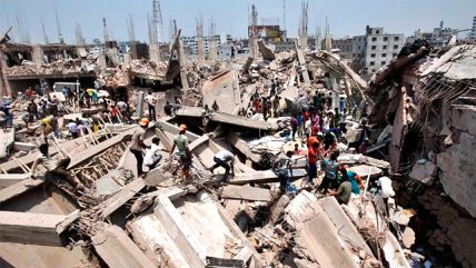   Derrumbe de edificio textil deja 110 muertos en Bangladesh 