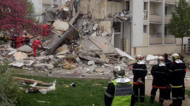 Tres personas murieron por derrumbe parcial de un edificio en Francia