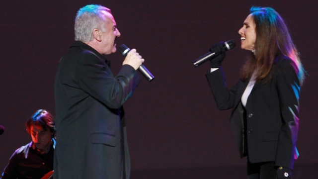 Intimo show de Ana Belén y Víctor Manuel cautivó al Caupolicán