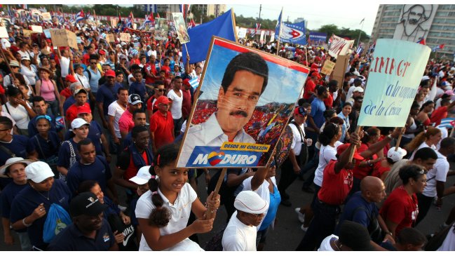 Venezuela marcha dividida en el Día de los Trabajadores