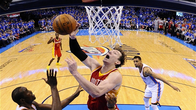 Rockets y Celtics siguen acortando distancia en sus series de play-offs