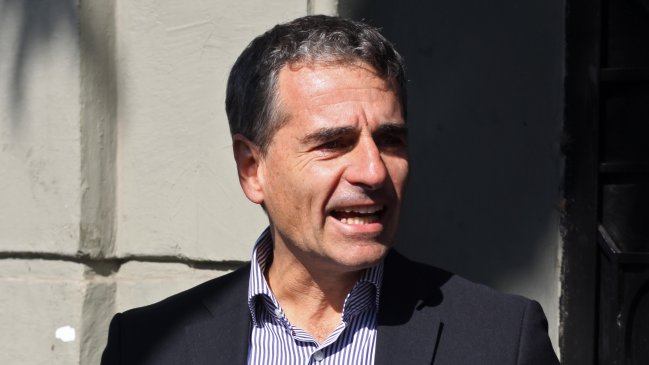Velasco: Duele que centroizquierda haga lo mismo que la UDI