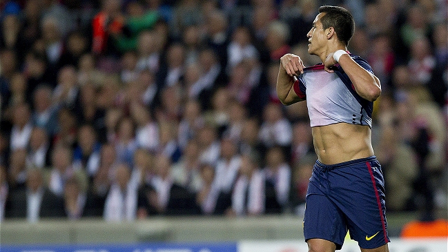 Agente de Alexis Sánchez viajará a Barcelona para definir futuro del jugador