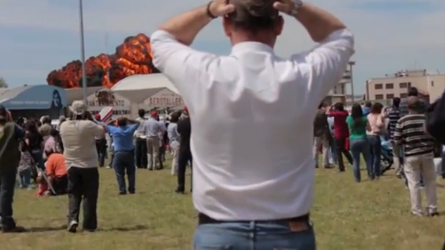 Capotó una avioneta en medio de una exhibición aérea en España