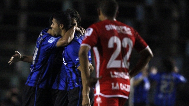 U. La Calera se alejó de los primeros puestos tras caer con Huachipato