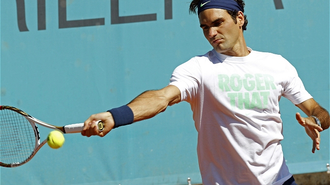 Federer inició la defensa del título en Madrid con triunfo sobre Stepanek