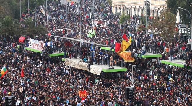 Marcha estudiantil terminará en el Parque de Los Reyes