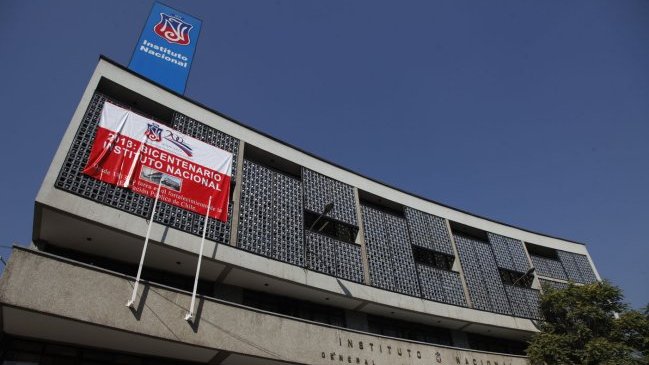 Secundarios marchan al Centro de Justicia por detención de compañeros