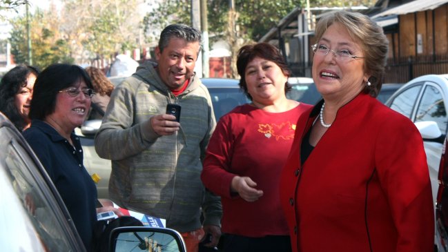 Comando desconoce encuesta que muestra baja de Bachelet