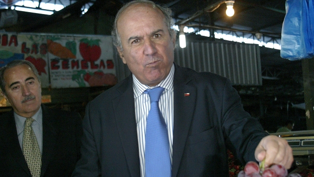 Ministro de Agricultura visitó Terminal de las Flores en Conchalí