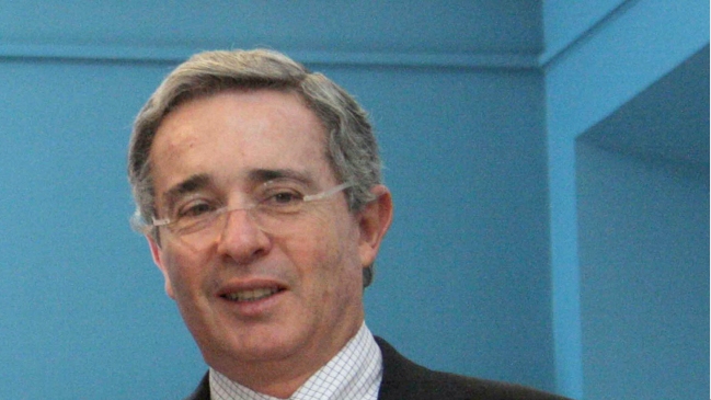 Alvaro Uribe: Presidente Santos 