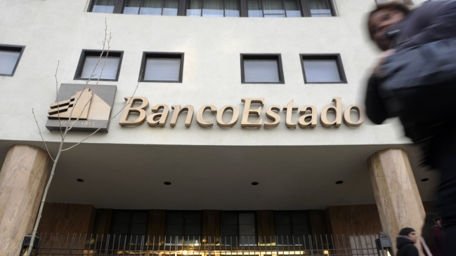 Diputado RN: Bachelet sigue siendo la candidata del silencio