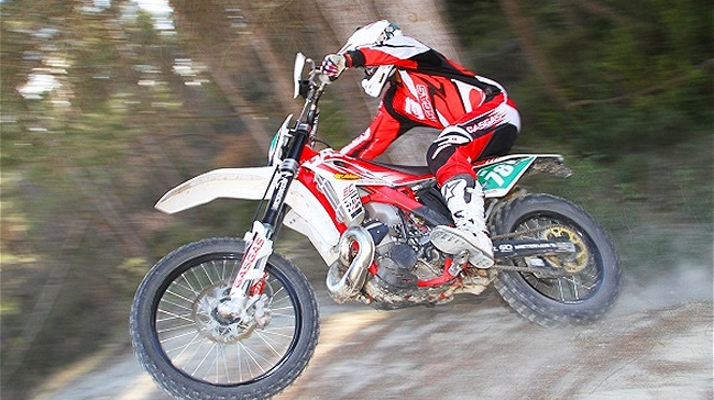 Chilenos quedaron entre los 20 mejores en el Mundial de Enduro