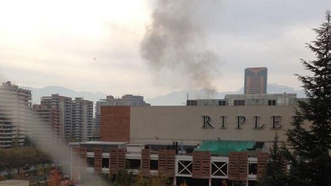 Bomberos acudió a incendio en el Parque Arauco