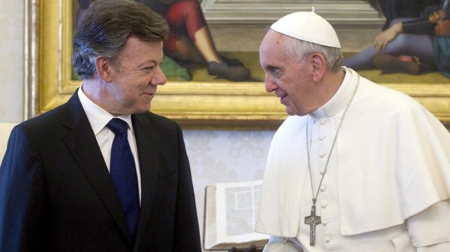 El papa Francisco alienta a proseguir las negociaciones de paz en Colombia