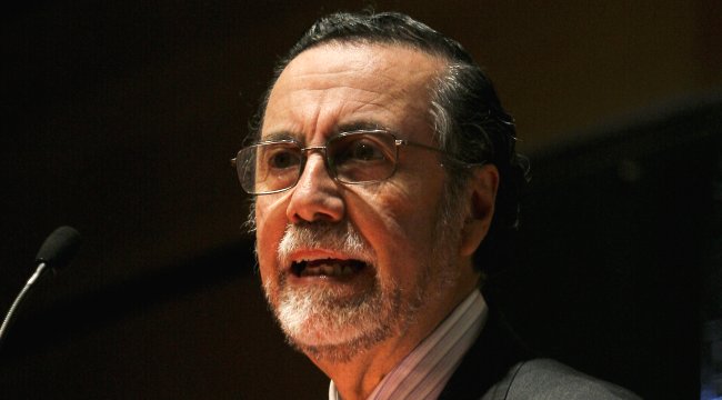 Rector Pérez fustigó proyecto para suspender examen a médicos